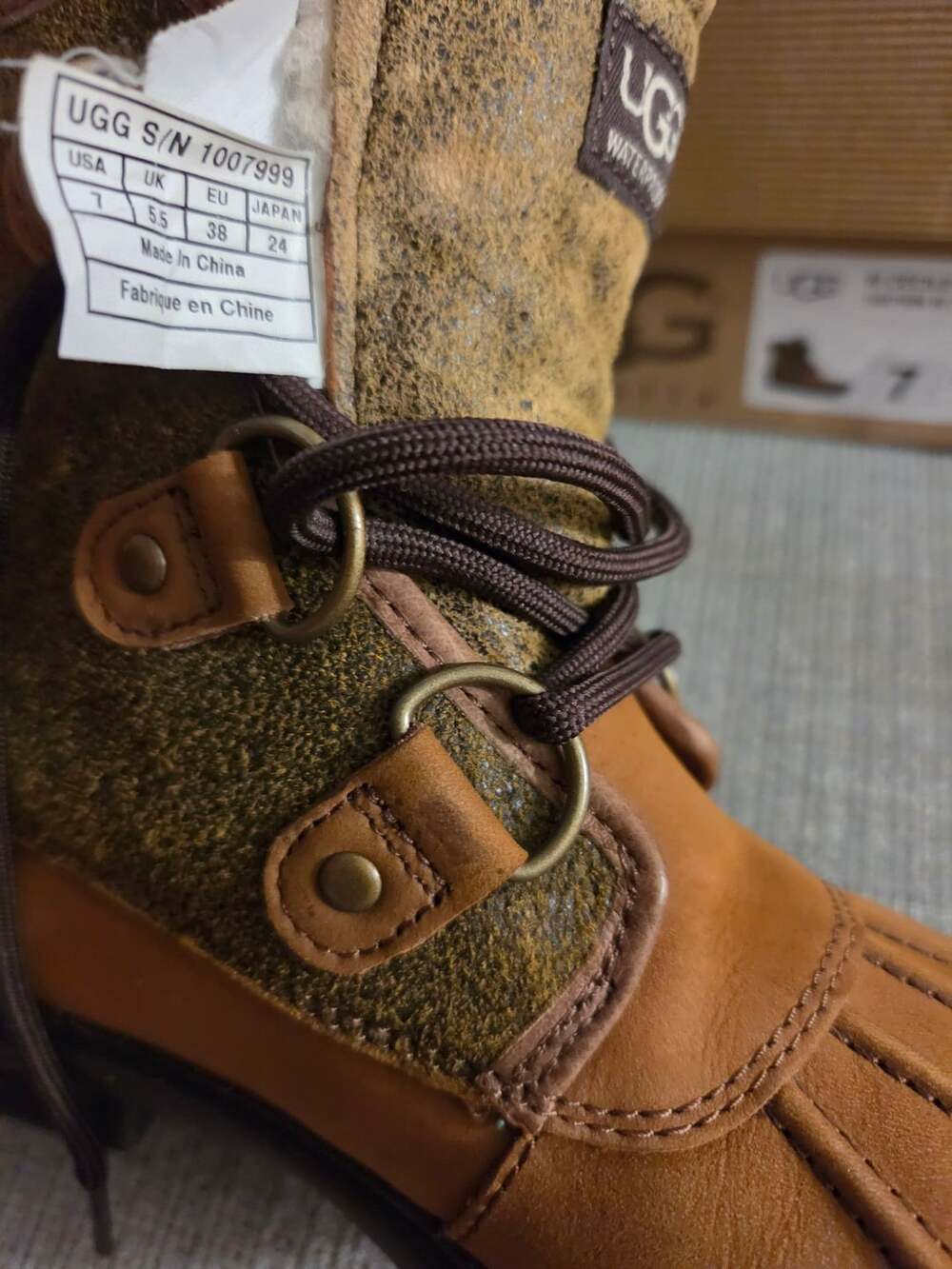 UGG - Picture 6 of 7
